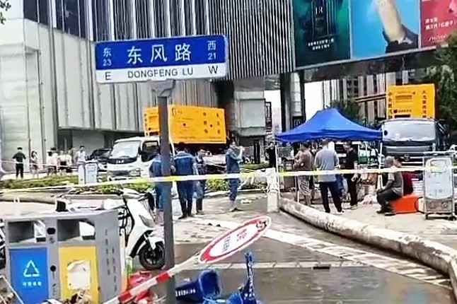 半岛网站web版登录入口-半岛online(中国)排涝突击队在排涝现场